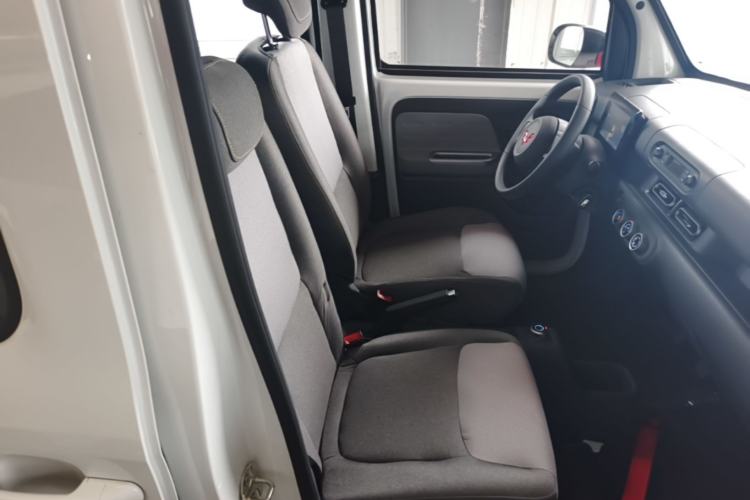 Used Wuling Zhiguang New Energy 2025 Model 305km Ambitious Edition Right Front Seat