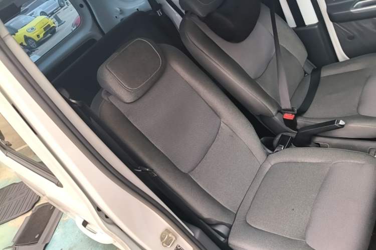 Used Wuling Zhiguang New Energy 2025 Comfort Model Right Front Seat