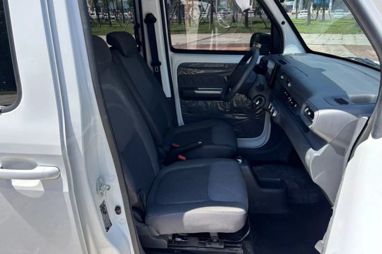 Used Wuling Zhiguang New Energy 2025 Comfort Model Right Front Seat