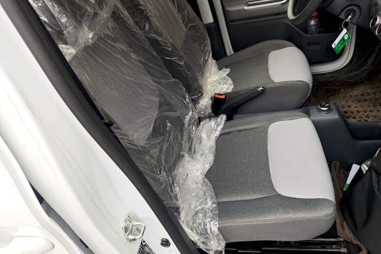 Used Wuling Zhiguang New Energy 2025 Model 305km Ambitious Edition Right Front Seat