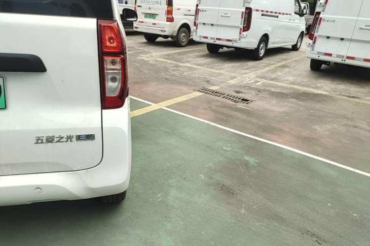 Used Wuling Zhiguang New Energy 2025 Standard Model Right Rear Taillight