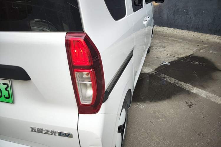 Used Wuling Zhiguang New Energy 2025 Standard Model Right Rear Taillight