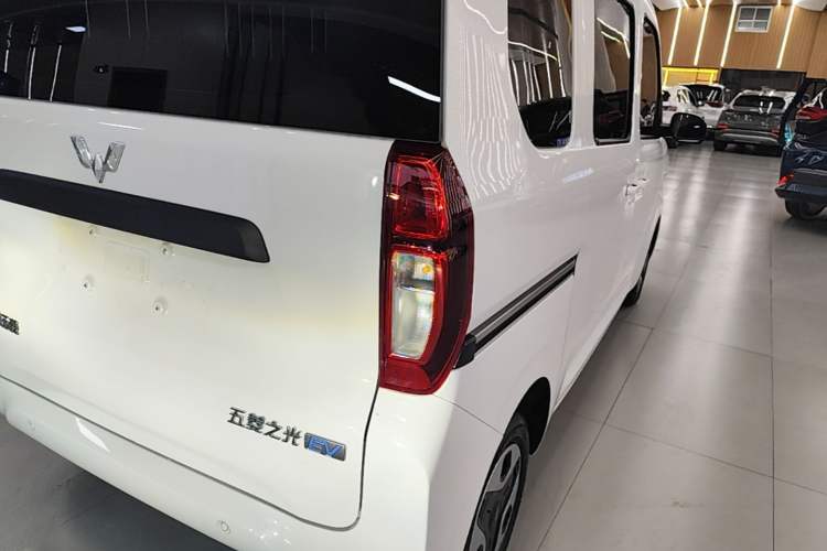 Used Wuling Zhiguang New Energy 2025 Comfort Model Right Rear Taillight