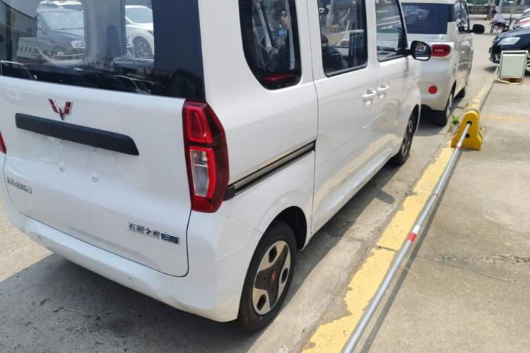 Used Wuling Zhiguang New Energy 2025 Comfort Model Right Rear Taillight