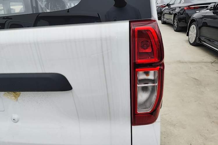 Used Wuling Zhiguang New Energy 2025 Standard Model Right Rear Taillight