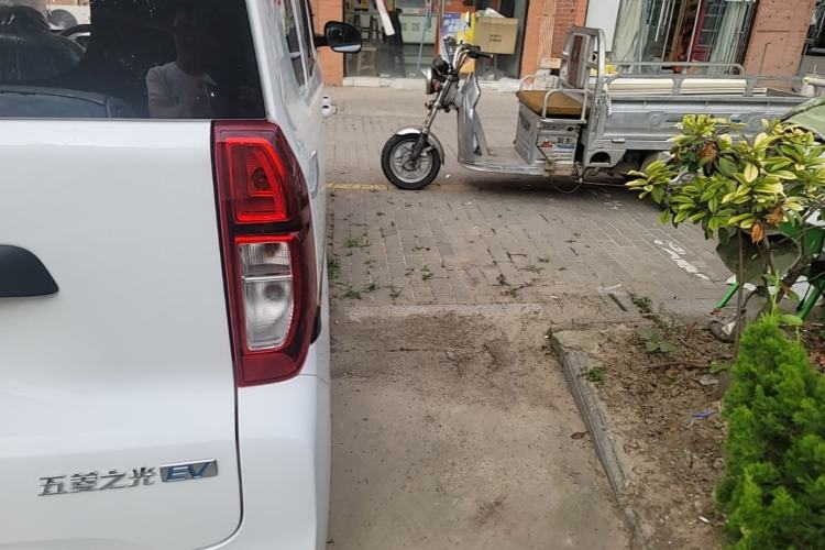 Used Wuling Zhiguang New Energy 2025 Model 305km Ambitious Edition Right Rear Taillight