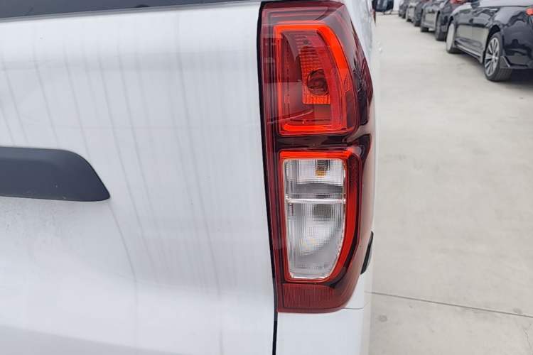 Used Wuling Zhiguang New Energy 2025 Standard Model Right Rear Taillight