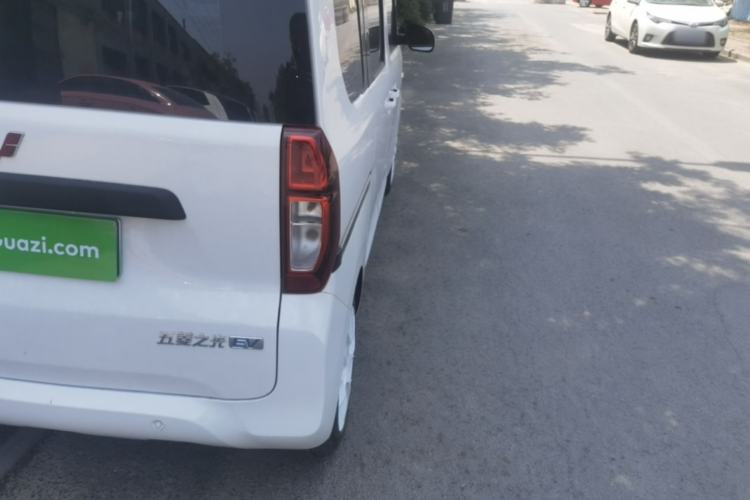 Used Wuling Zhiguang New Energy 2025 Model 305km Ambitious Edition Right Rear Taillight