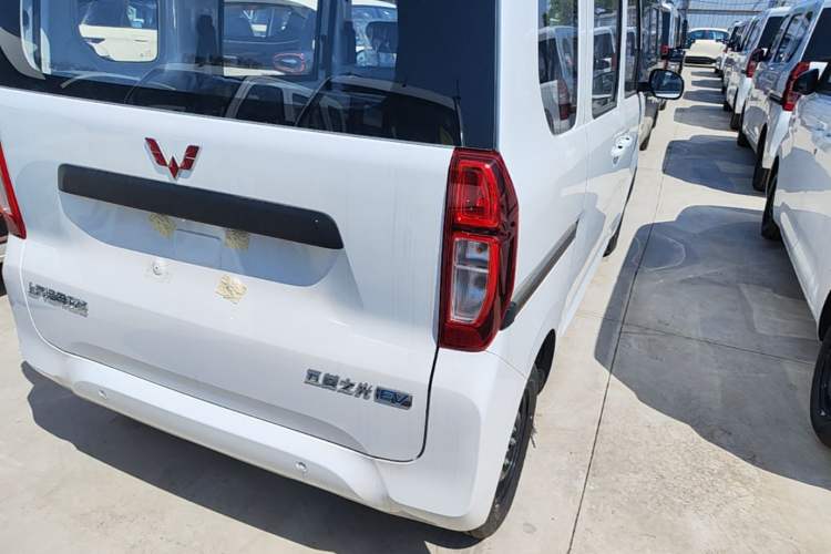 Used Wuling Zhiguang New Energy 2025 Standard Model Right Rear Taillight