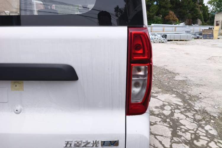 Used Wuling Zhiguang New Energy 2025 Comfort Model Right Rear Taillight