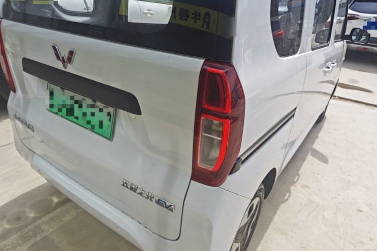 Used Wuling Zhiguang New Energy 2025 Model 305km Ambitious Edition Right Rear Taillight
