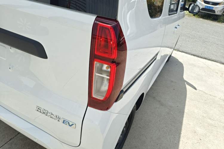 Used Wuling Zhiguang New Energy 2025 Standard Model Right Rear Taillight