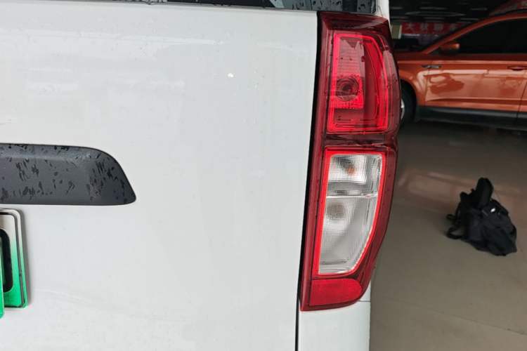 Used Wuling Zhiguang New Energy 2025 Comfort Model Right Rear Taillight