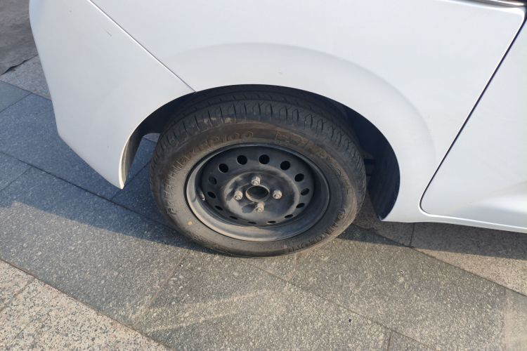 Used Wuling Zhiguang New Energy 2025 Standard Model Right Rear Wheel Hub