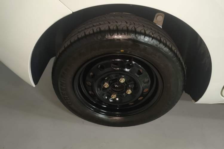 Used Wuling Zhiguang New Energy 2025 Standard Model Right Rear Wheel Hub