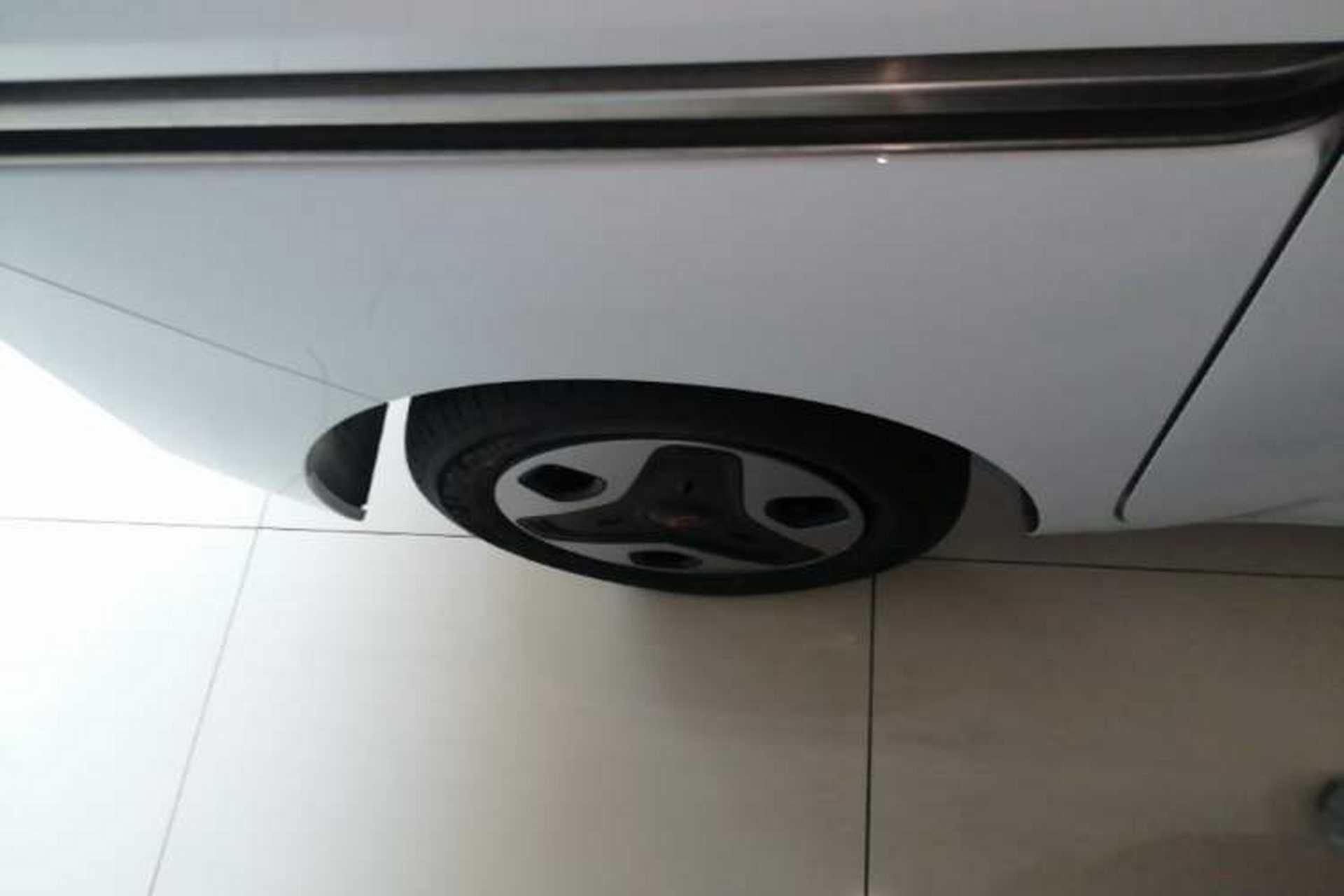 Used Wuling Zhiguang New Energy 2025 Comfort Model Right Rear Wheel Hub