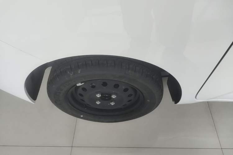 Used Wuling Zhiguang New Energy 2025 Standard Model Right Rear Wheel Hub