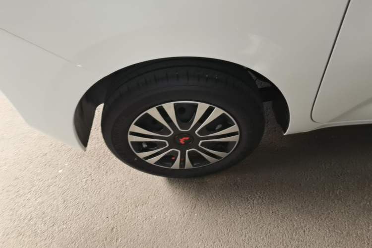 Used Wuling Zhiguang New Energy 2025 Standard Model Right Rear Wheel Hub