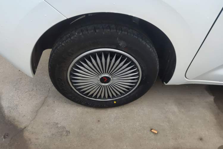 Used Wuling Zhiguang New Energy 2025 Standard Model Right Rear Wheel Hub