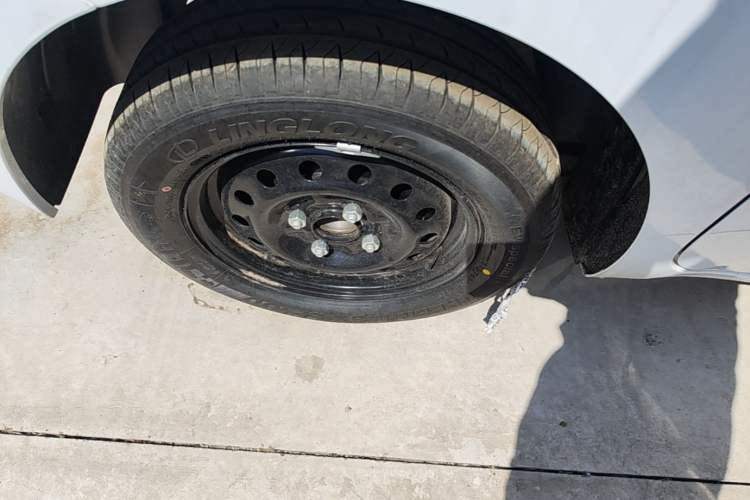Used Wuling Zhiguang New Energy 2025 Standard Model Right Rear Wheel Hub