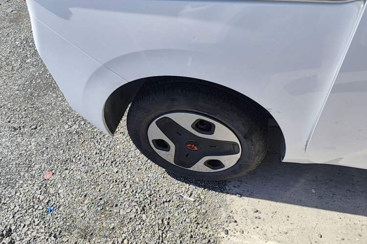 Used Wuling Zhiguang New Energy 2025 Comfort Model Right Rear Wheel Hub