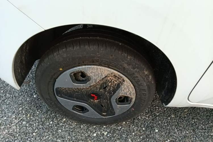 Used Wuling Zhiguang New Energy 2025 Model 305km Ambitious Edition Right Rear Wheel Hub