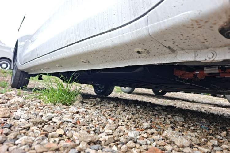 Used Wuling Zhiguang New Energy 2025 Model 305km Ambitious Edition Right Side Sill