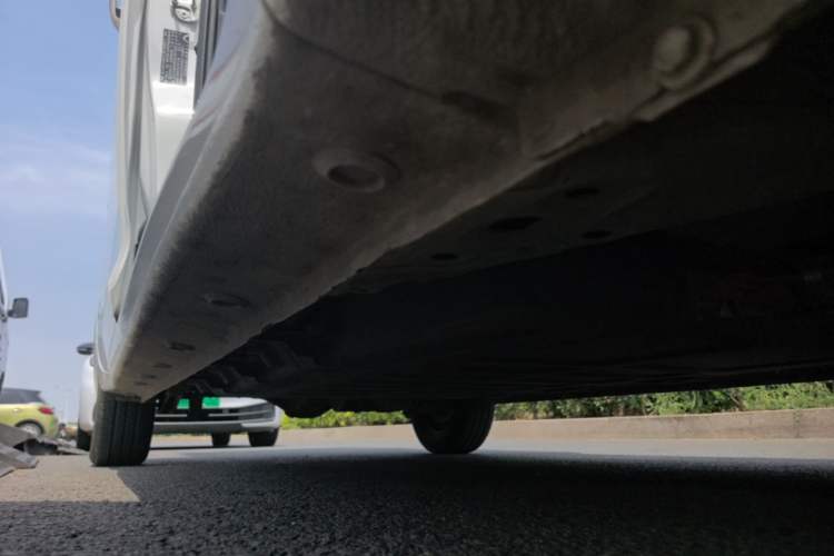 Used Wuling Zhiguang New Energy 2025 Model 305km Ambitious Edition Right Side Sill