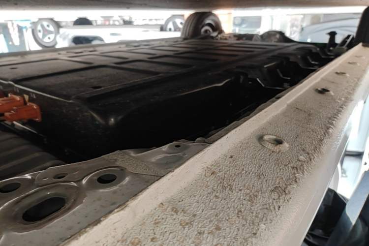 Used Wuling Zhiguang New Energy 2025 Model 305km Ambitious Edition Right Side Sill