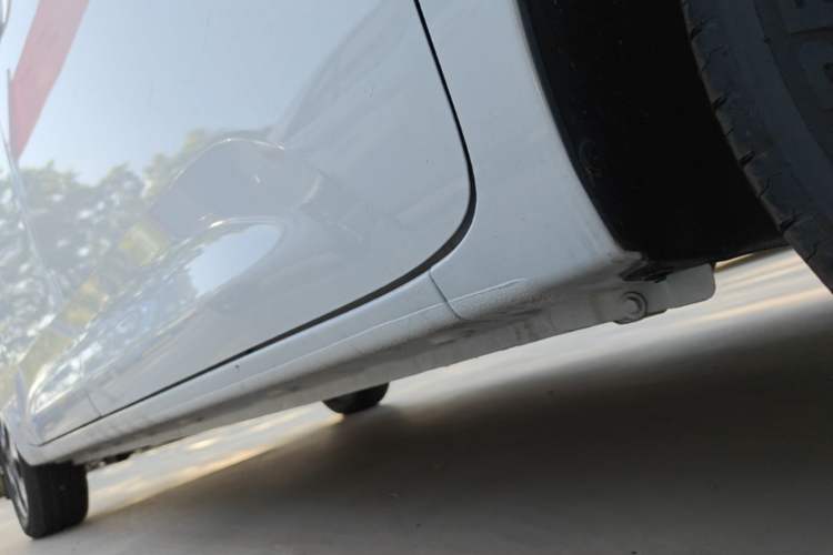 Used Wuling Zhiguang New Energy 2025 Comfort Model Right Side Sill