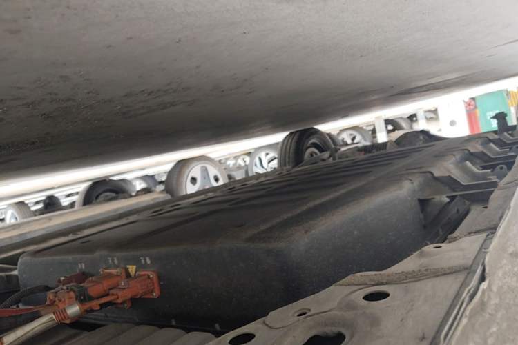 Used Wuling Zhiguang New Energy 2025 Model 305km Ambitious Edition Right Side Sill