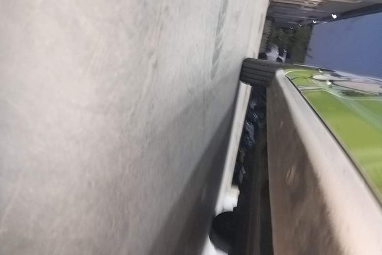 Used Wuling Zhiguang New Energy 2025 Model 305km Ambitious Edition Right Side Sill