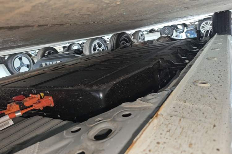 Used Wuling Zhiguang New Energy 2025 Model 305km Ambitious Edition Right Side Sill