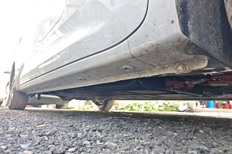 Used Wuling Zhiguang New Energy 2025 Model 305km Ambitious Edition Right Side Sill