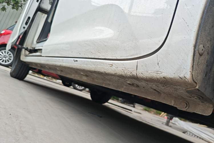 Used Wuling Zhiguang New Energy 2025 Standard Model Right Side Sill
