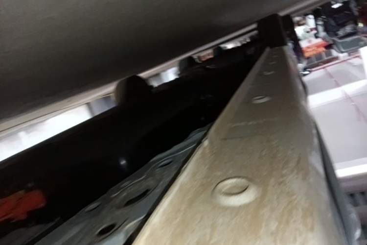 Used Wuling Zhiguang New Energy 2025 Model 305km Ambitious Edition Right Side Sill