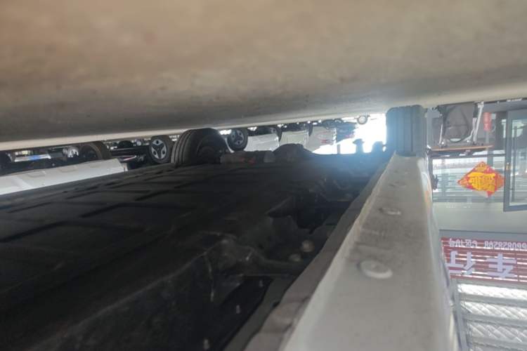 Used Wuling Zhiguang New Energy 2025 Model 305km Ambitious Edition Right Side Sill