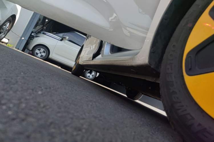 Used Wuling Zhiguang New Energy 2025 Comfort Model Right Side Sill