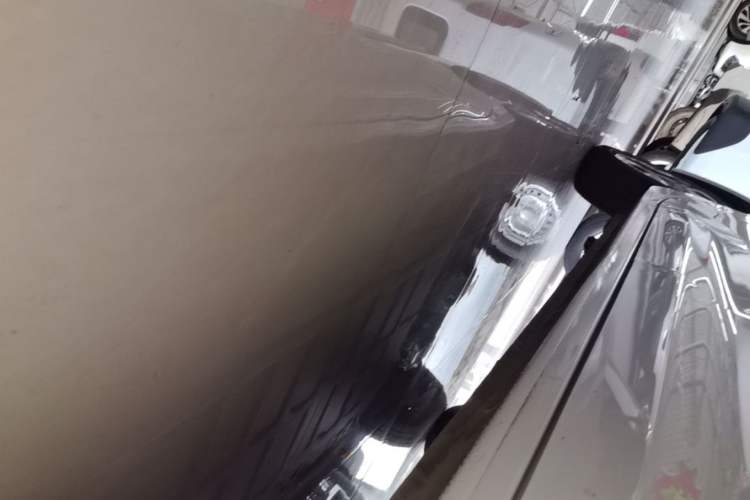 Used Wuling Zhiguang New Energy 2025 Model 305km Ambitious Edition Right Side Sill