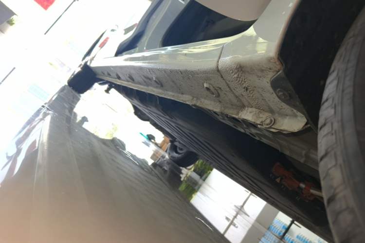 Used Wuling Zhiguang New Energy 2025 Model 305km Ambitious Edition Right Side Sill