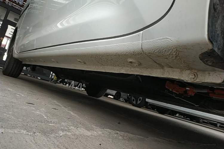 Used Wuling Zhiguang New Energy 2025 Model 305km Ambitious Edition Right Side Sill