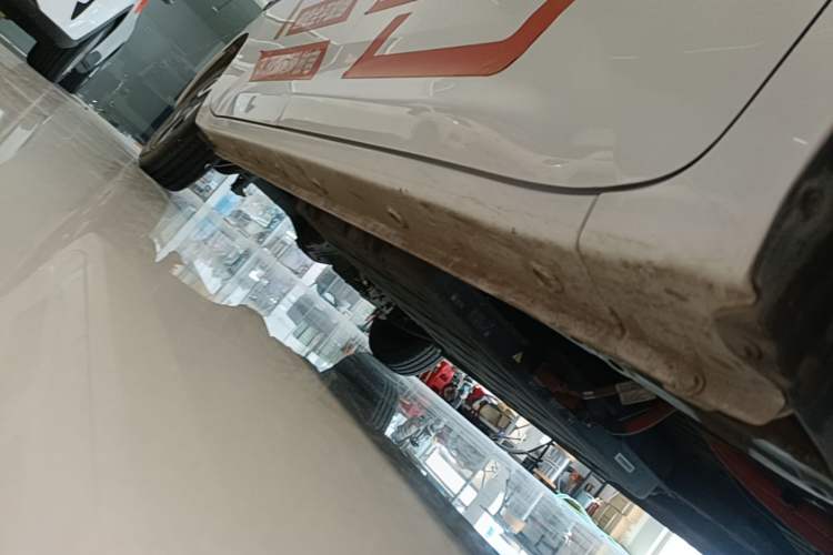 Used Wuling Zhiguang New Energy 2025 Comfort Model Right Side Sill