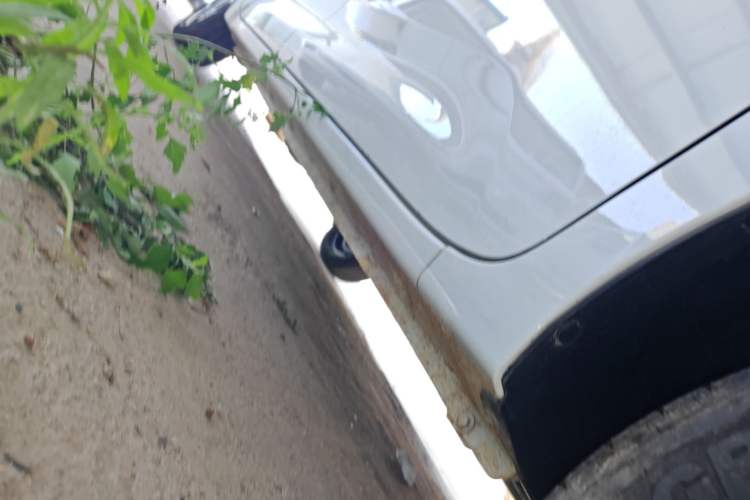 Used Wuling Zhiguang New Energy 2025 Model 305km Ambitious Edition Right Side Sill