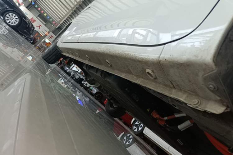 Used Wuling Zhiguang New Energy 2025 Comfort Model Right Side Sill