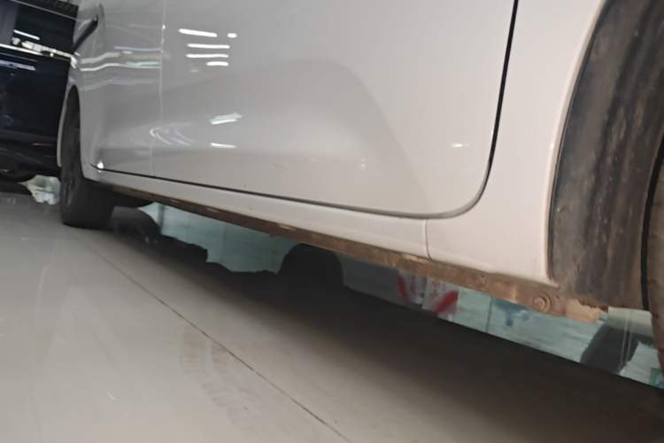 Used Wuling Zhiguang New Energy 2025 Comfort Model Right Side Sill
