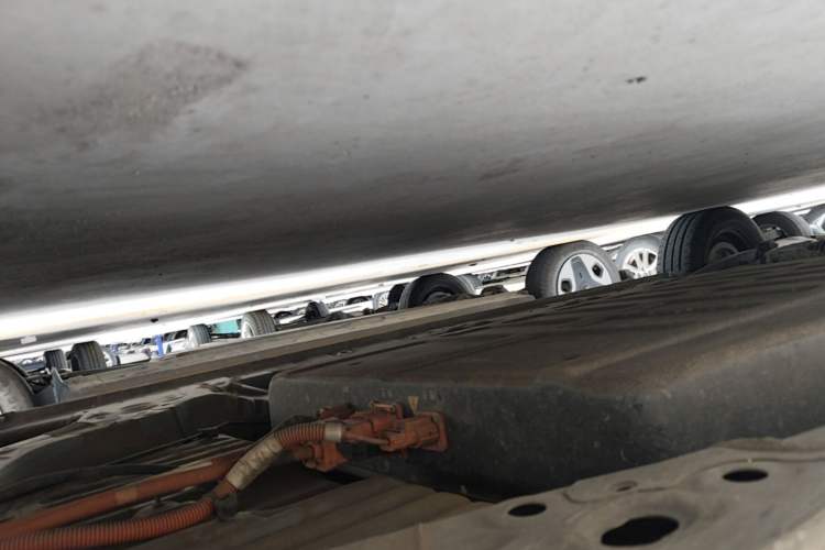 Used Wuling Zhiguang New Energy 2025 Model 305km Ambitious Edition Right Side Sill