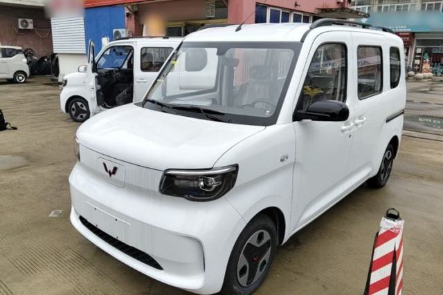 Used Wuling Zhiguang New Energy 2025 Model 305km Ambitious Edition