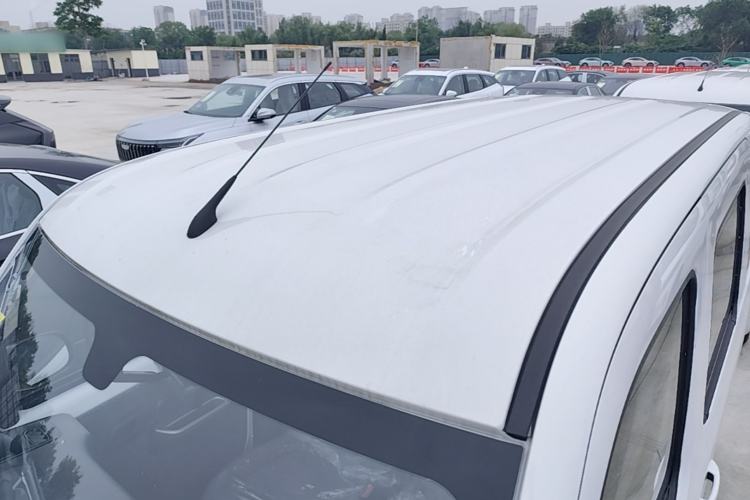 Used Wuling Zhiguang New Energy 2025 Standard Model Roof