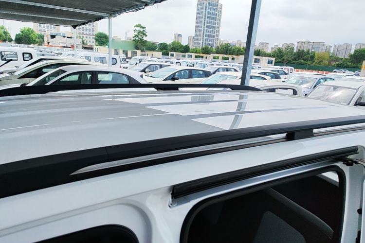 Used Wuling Zhiguang New Energy 2025 Model 305km Ambitious Edition Roof