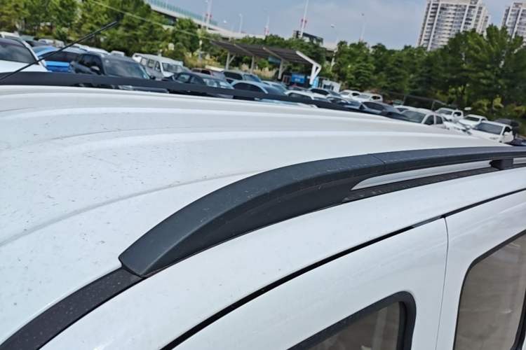 Used Wuling Zhiguang New Energy 2025 Model 305km Ambitious Edition Roof